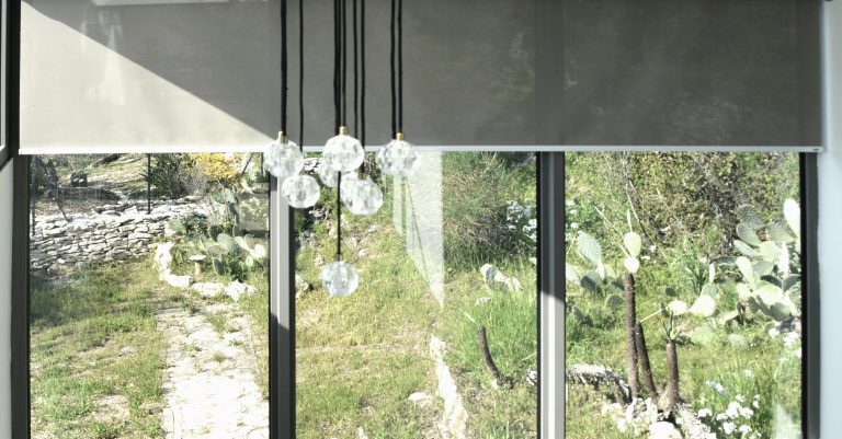<a href="https://sunetlux.fr/references/residence-privee/">Résidence privée Nîmes (30) - Rouleau XL</a>