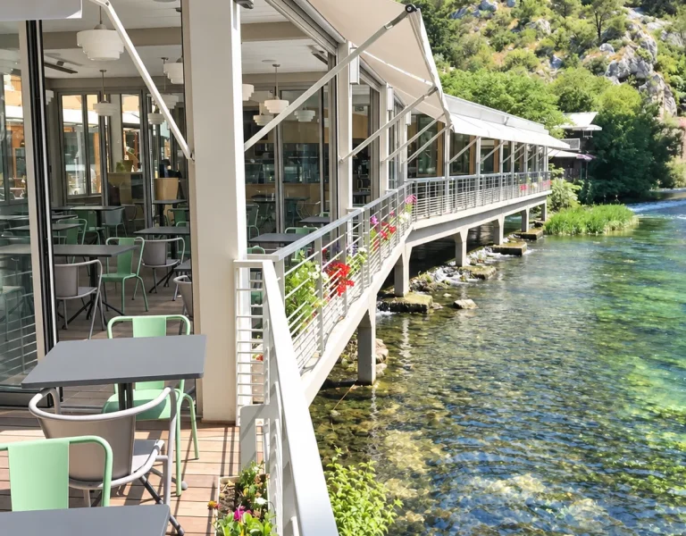 Grand Café Les Terrasses — Fontaine-de-Vaucluse (84)