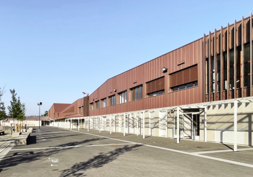 BSO C80 (RAL 2525, Moteur Radio, Pose tableau) + BSO Métal-Tech (RAL 9002, Moteur Radio, Pose autoportée en tableau)Collège ELLUL Bordeaux (33) - [©Latour&Salier]