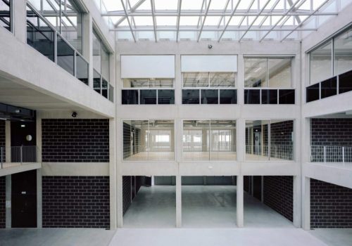 HALLE DE L'INNOVATION Montpellier (34) - Bannette Verticale (RAL 7038, toile Mermet Satinée 5500, Guidage par conducteurs rigides, Moteur filaire