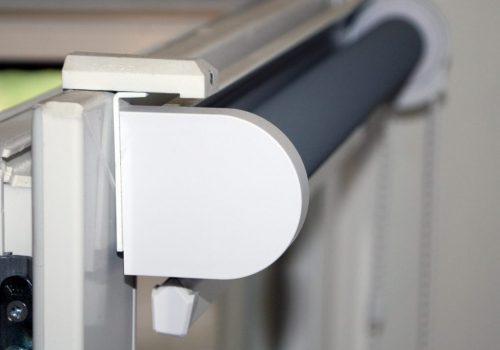 Pose sur Support fenêtre PVC